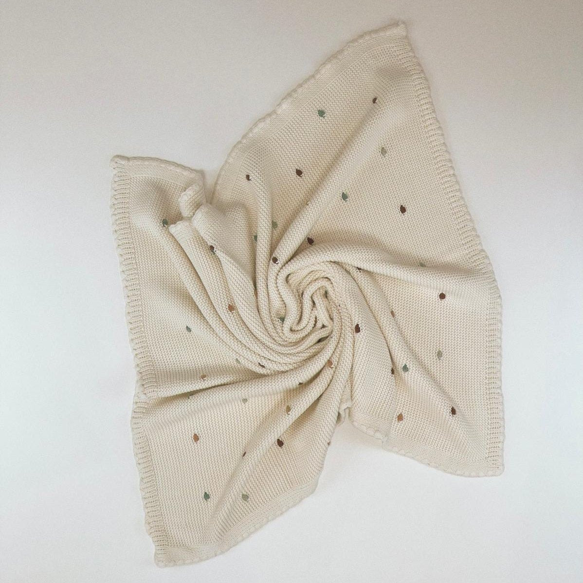 Unisex Neutral Baby Blanket with Cute Dot Detail